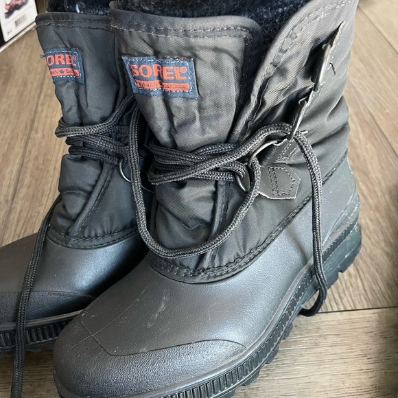 Sorel Black Winter Boots - Picture 1 of 8